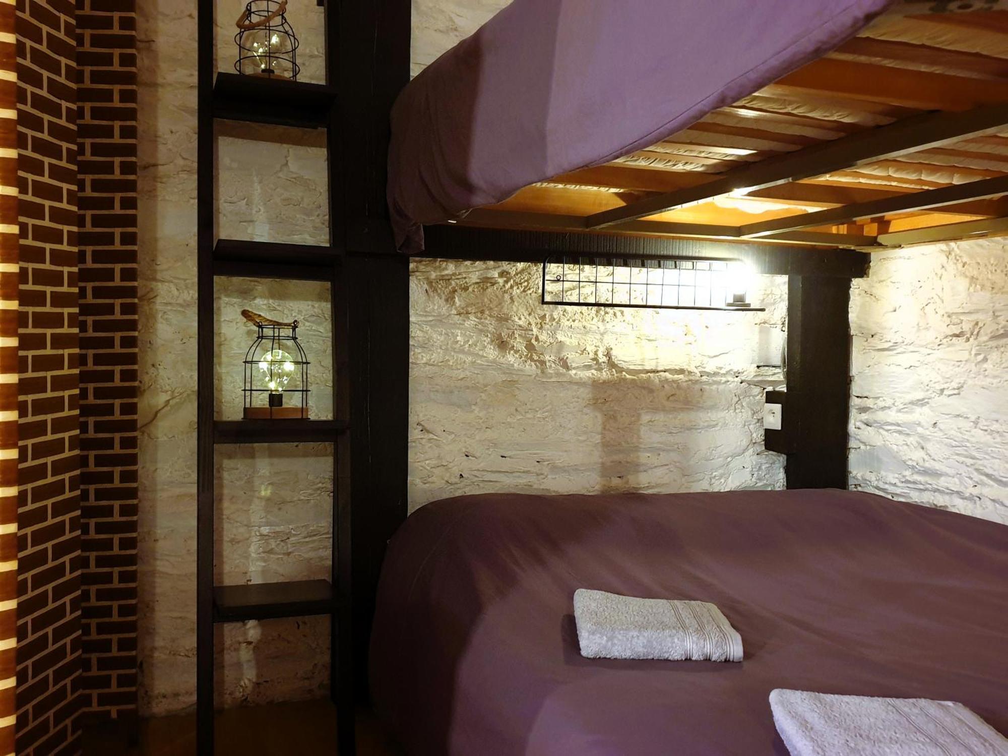 Malestroit Le Deck'Halage Bed & Breakfast エクステリア 写真